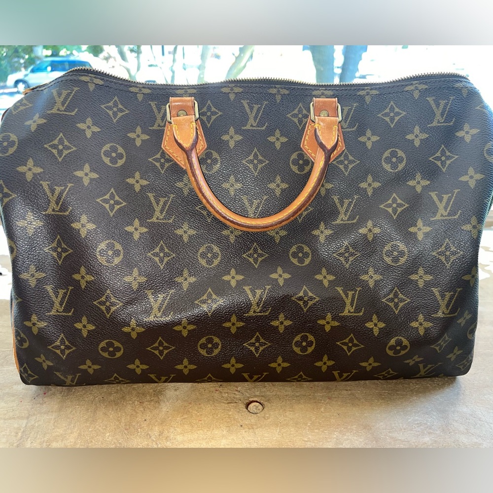 Louis Vuitton AUTHENTIC Pre-Loved Speedy 40